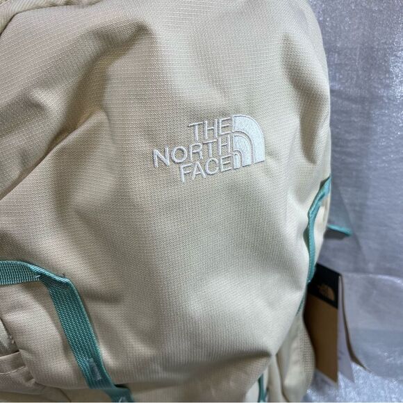 The North Face Vault Women's Backpack 26L - Picture 7 of 10